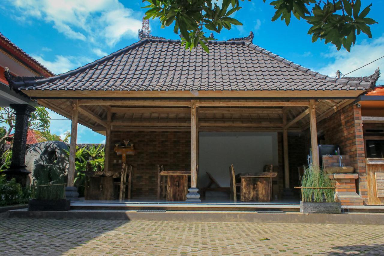 Hotel Niki Jembrana 外观 照片